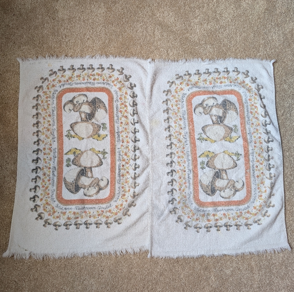 Vintage Stevens Utica 2 Piece Mushroom Floral Fringe Kitchen Dish Towels